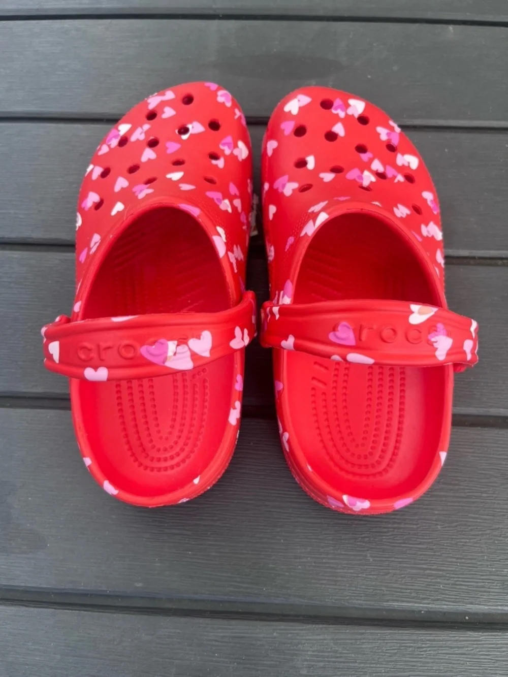 NWT Big Kid Crocs Size 5 Red Hearts Valentines Day Can Fit Women’s